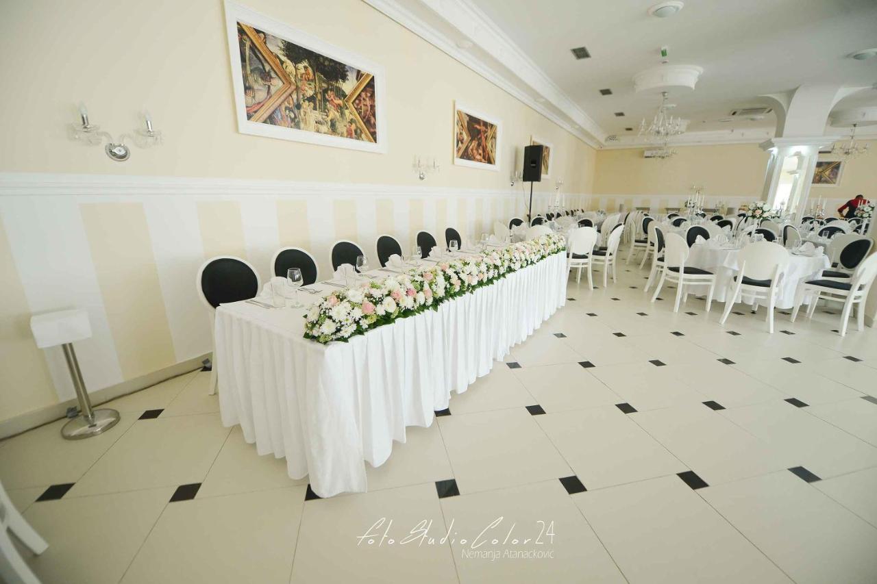 Villa Palace Újvidék Kültér fotó