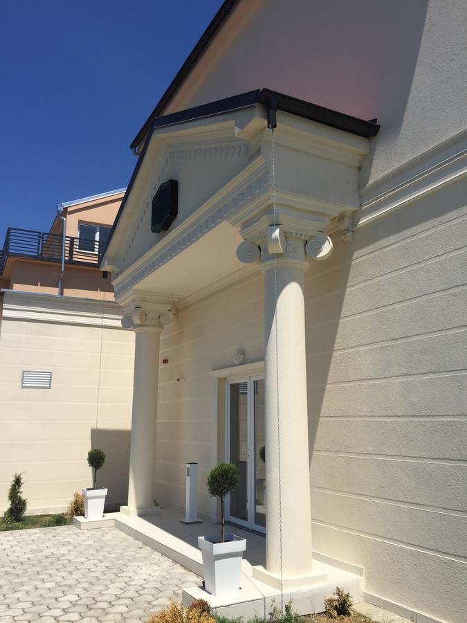 Villa Palace Újvidék Kültér fotó