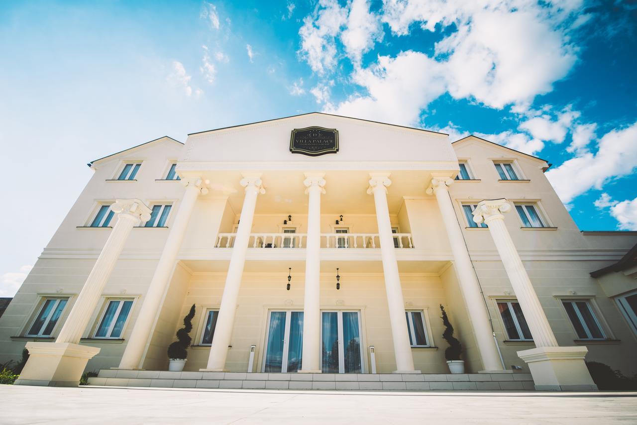 Villa Palace Újvidék Kültér fotó